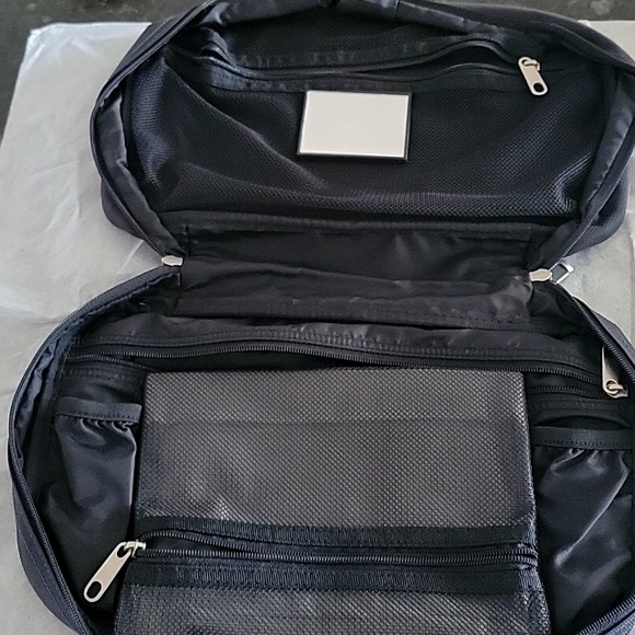 Eddie Bauer Men's Luggage Hanging Toiletry Bag Black BRAND NEW - Picture 6 of 11